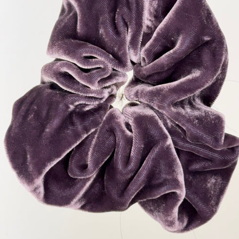 Julian Road accessory Velvet Scrunchie