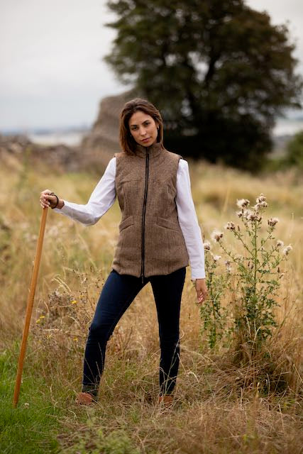 Julian Road Gilet Wye Women's Harris Tweed Gilet - Brown green herringbone