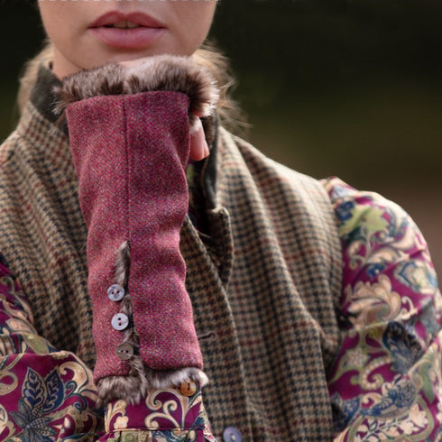 Julian Road Gloves Wrist Warmers - Raspberry Herringbone