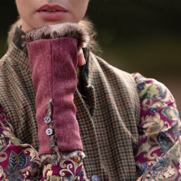 Julian Road Gloves Wrist Warmers - Raspberry Herringbone