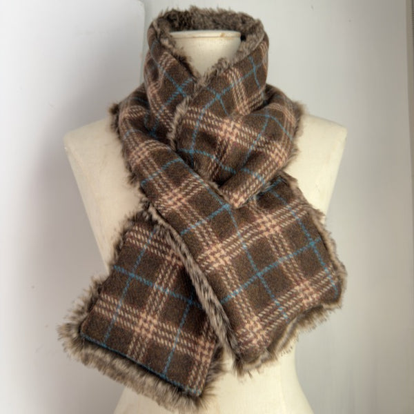 Julian Road Scarves Tweed/faux fur Scarf - Brown Tartan